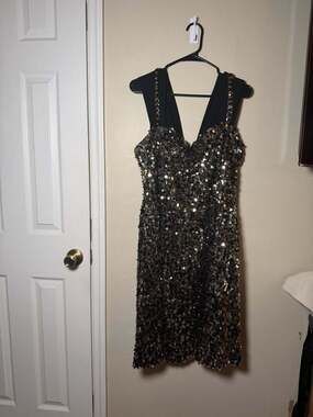 Glam Sequin V-Neck strechy Cocktail Dress Black Gold